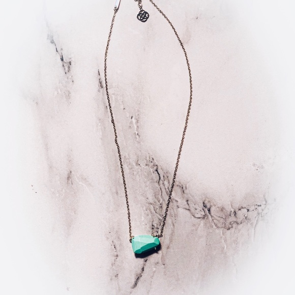 Kendra Scott Isla Necklace - Picture 3 of 3